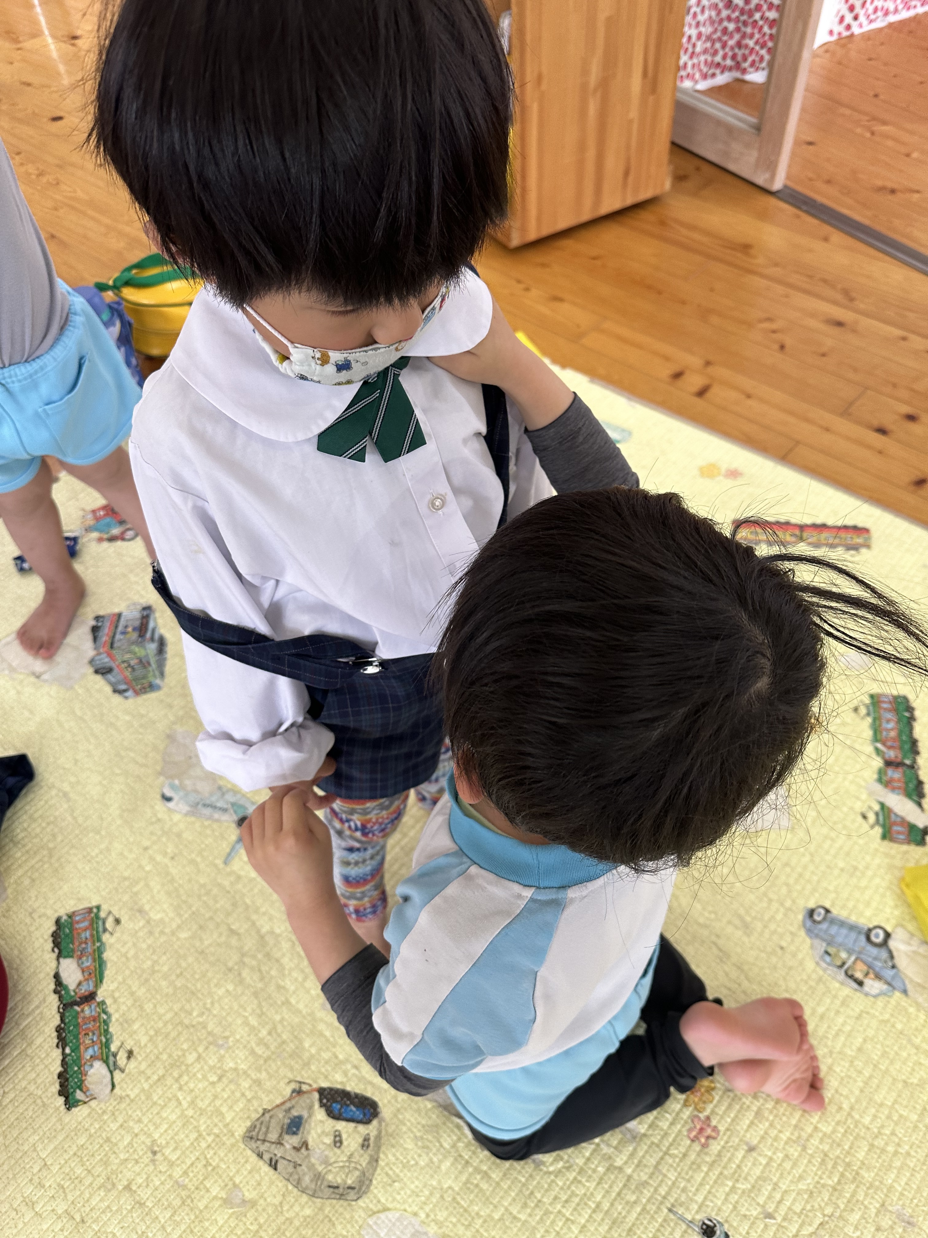年長さん頑張っています(なかよし園舎3歳以上児)|学校法人 岡田学園