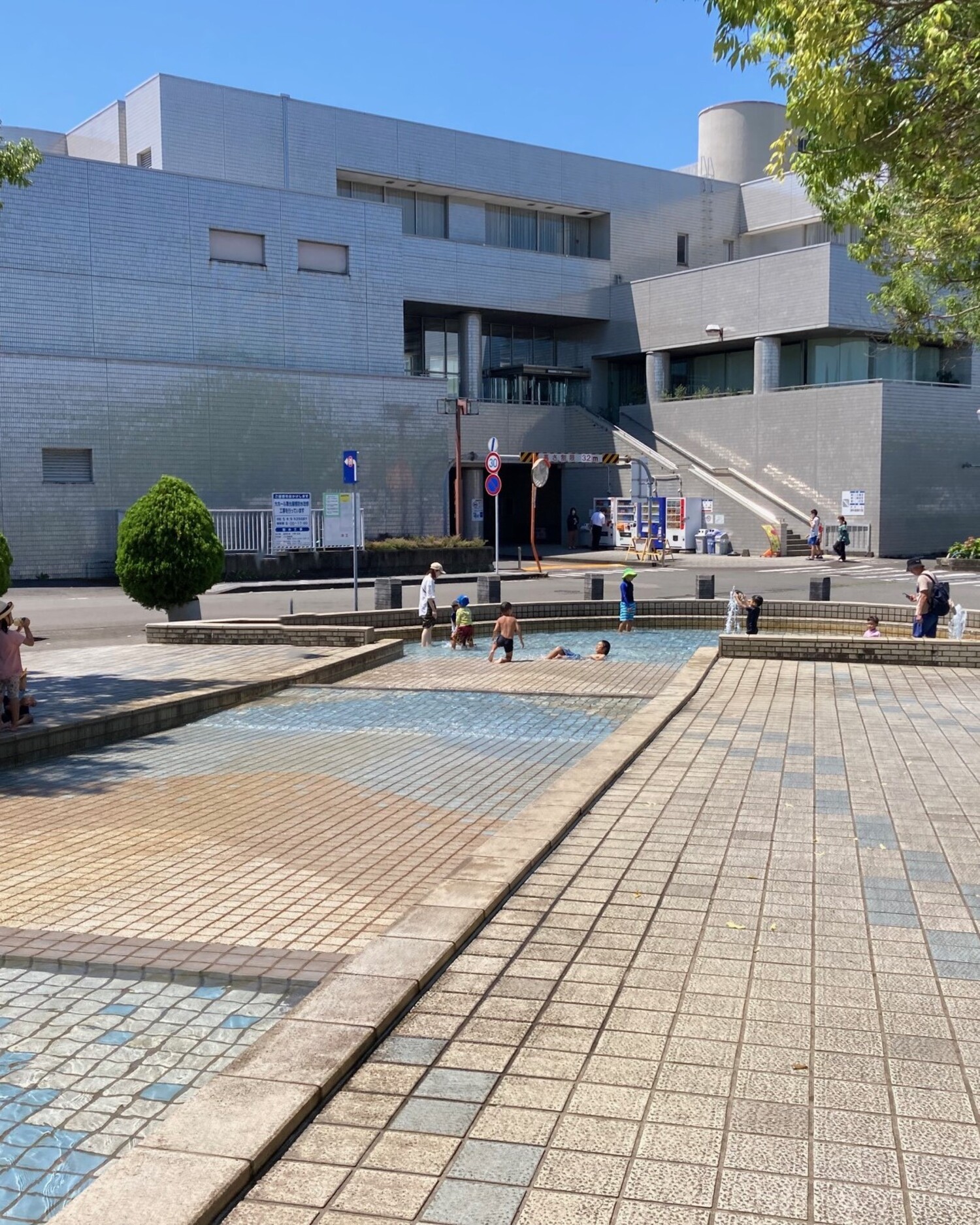 噴水はじまっています|焼津環境緑化事業協同組合 | 焼津の公園で遊ぼう!!おとなと子どもに交流の場、すべてのみなさまに安らぎの場を