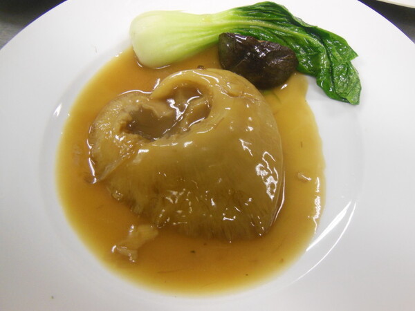 一口で感動、幸せ広がる『ふかひれの姿煮』