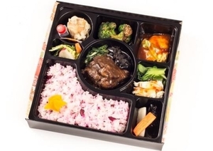 ほろりとほどける極上和牛！ムーラン贅沢「和牛煮込み弁当」