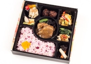 とろける柔らかさ！ムーラン特製「豚の角煮弁当」