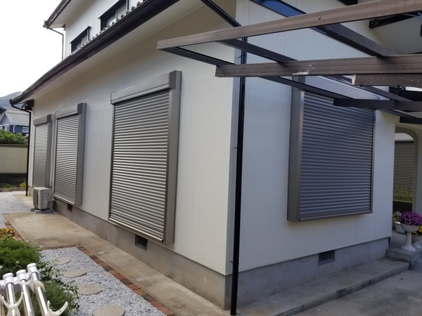 エクステリア工事　電動シャッター設置