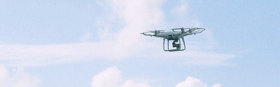 【ドローン国家資格】費用相場の比較と取得方法｜補助金活用で負担軽減！