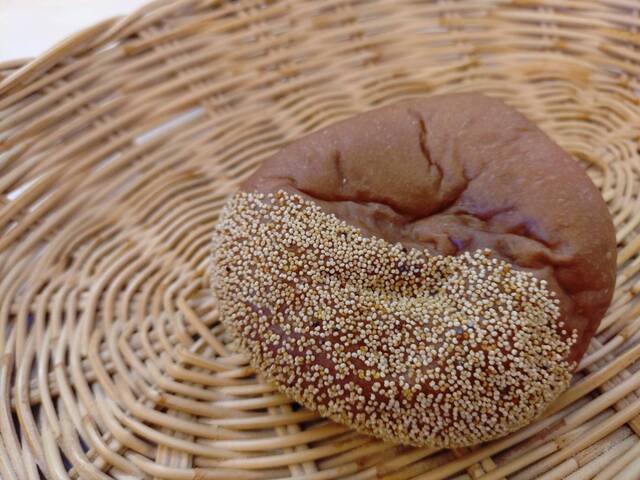 秋パン続々と…