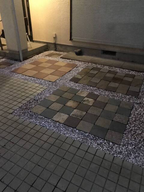 茨城県守谷市｜タイル補修、敷石と砂利敷工事｜M様