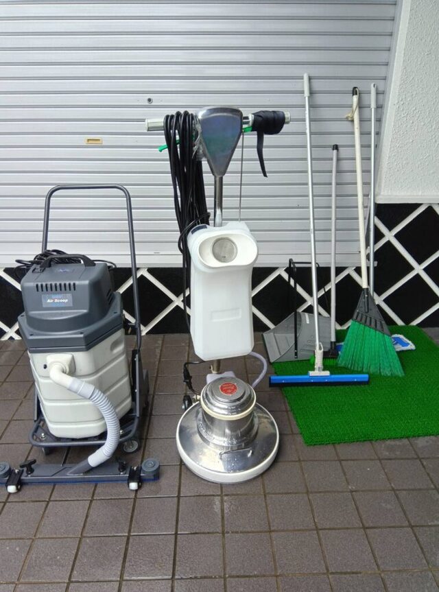 店舗床清掃の画像