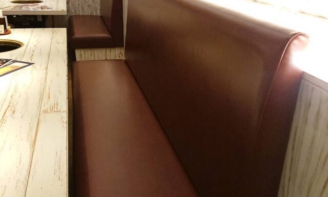 店舗の椅子シート張替の画像