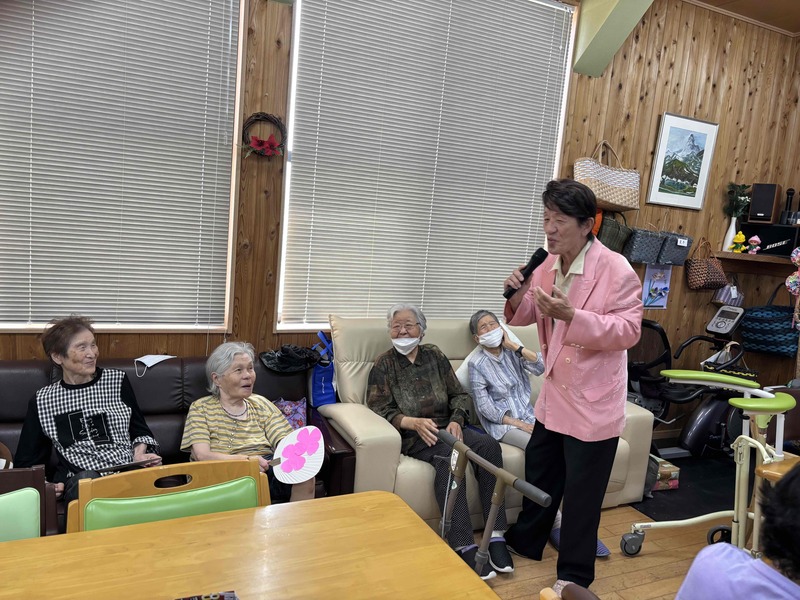 〈8周年イベント〉前川ひろしさんのモノマネショーを開催しました