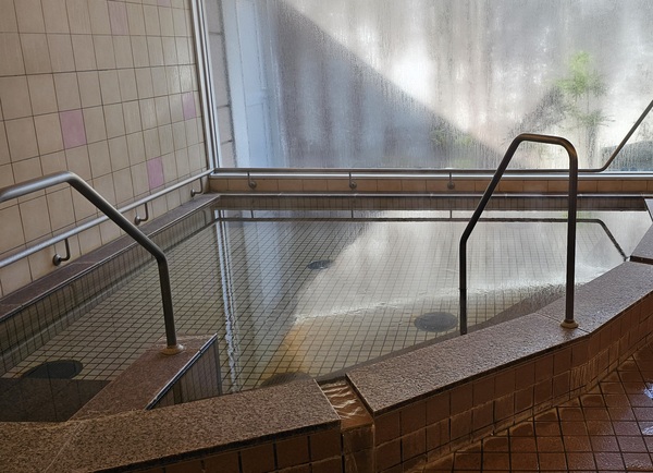 ボイラー改修完了致しました。