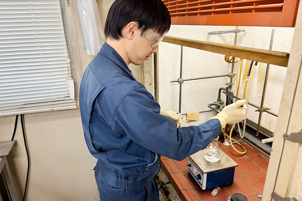 【研究部】清水さん（2011年入社）