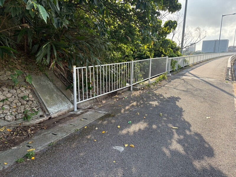 沖縄市　転落防止柵復旧