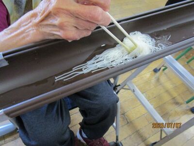 流しそうめん