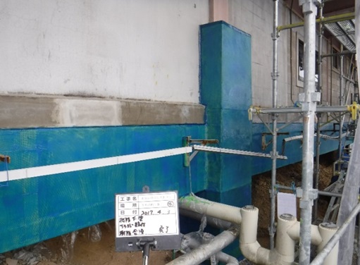 峰通レストラン柱