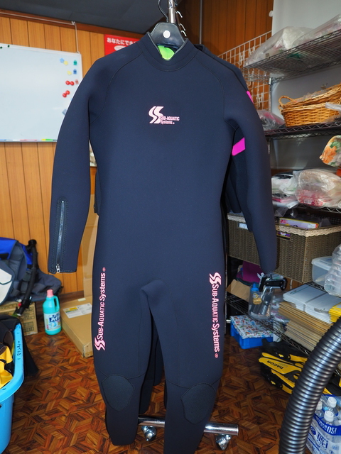 新しいウエットスーツが届きました！！｜千葉県館山市の沖ノ島ダイビングサービスマリンスノー