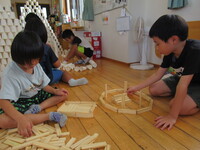 R06/06/25カプラ、紙コップ、ドミノ、遊び