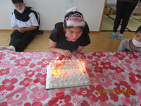 R04/05/16　5月生まれ誕生会
