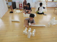 R06/06/25カプラ、紙コップ、ドミノ、遊び