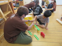 R06/06/25カプラ、紙コップ、ドミノ、遊び