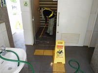 多目的トイレ(清掃中)