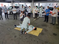 胸骨圧迫(説明)