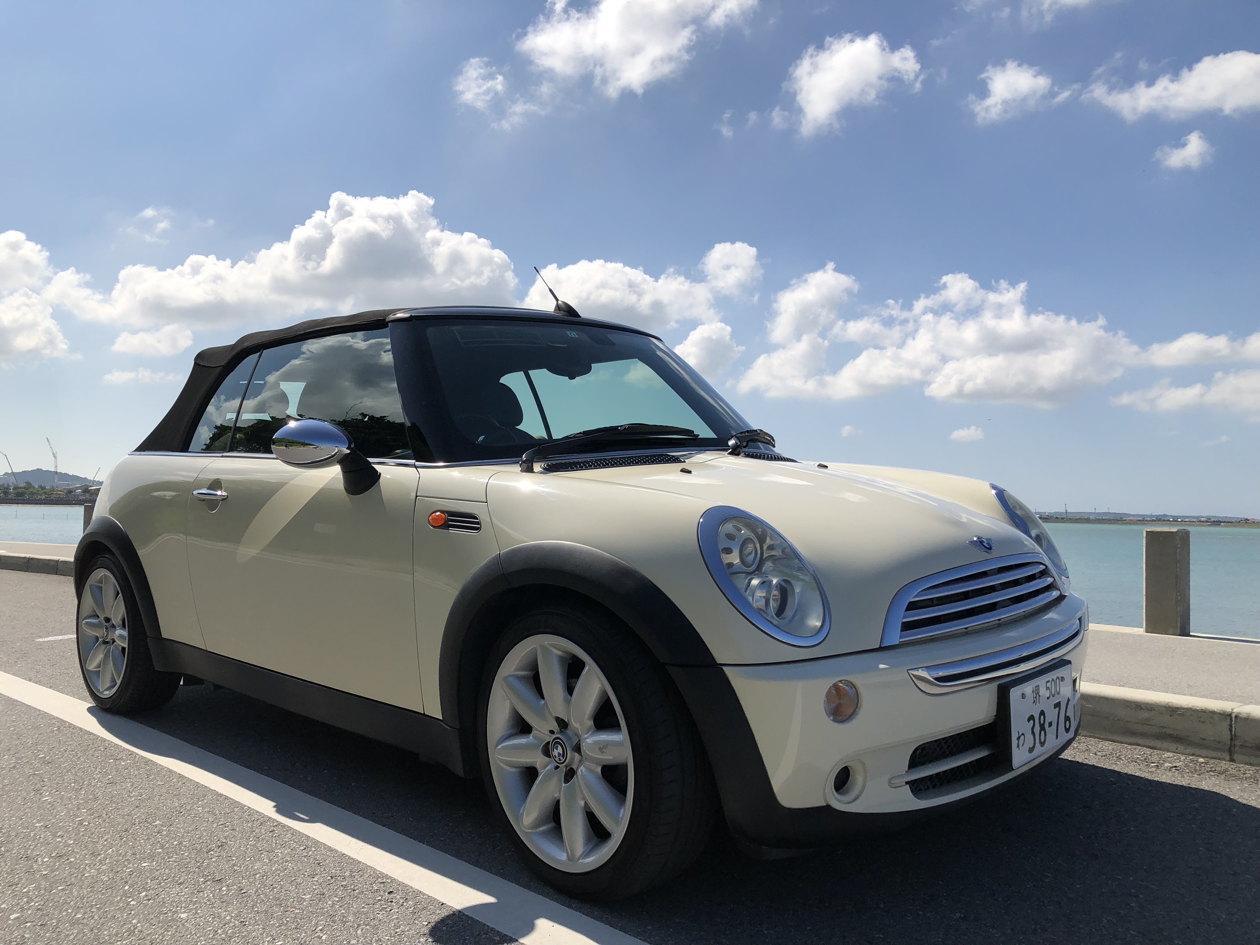 NEWS』ミニクーパーカブリオレandニュービートルカブリオレ入庫