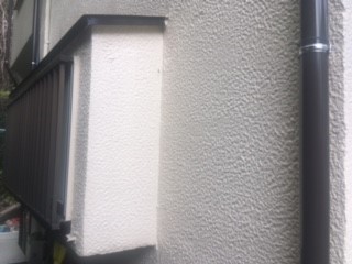 【横浜市港南区での雨漏りの修理】モルタル壁の外壁塗装①