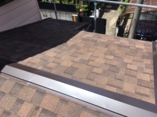 【横浜市泉区での雨漏りの修理】ファイバー材の屋根の吹き替え②