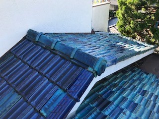 【横浜市保土ヶ谷区での雨漏りの修理】瓦の状態①