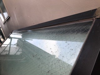 【横浜市瀬谷区での雨漏りの修理】対策工事②1階天窓