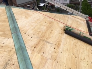 【横浜市泉区での雨漏りの修理】屋根の下地の造作②