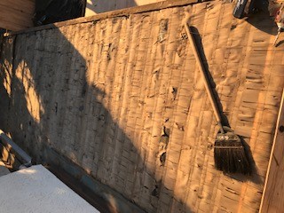 【横浜市保土ヶ谷区での雨漏りの修理】瓦の撤去作業