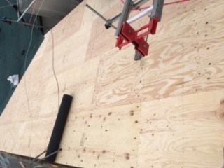 【横浜市港北区での雨漏りの修理】屋根の下地の補強作業①