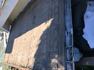 【横浜市保土ヶ谷区での雨漏りの修理】瓦の撤去後の様子