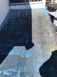 下地処理をせずに防水材を塗られた屋根①