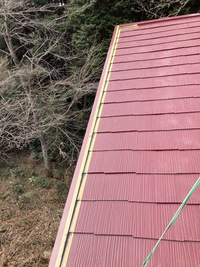 シーリング材を充填してヘラで成形する様子③