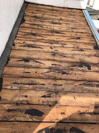 下地の腐食が起きている屋根②