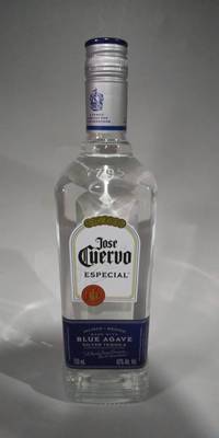 クエルボ シルバー　750ml