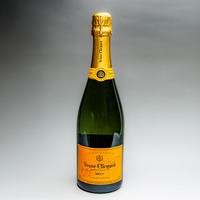 ヴーヴクリコ　ブリュット　750ml