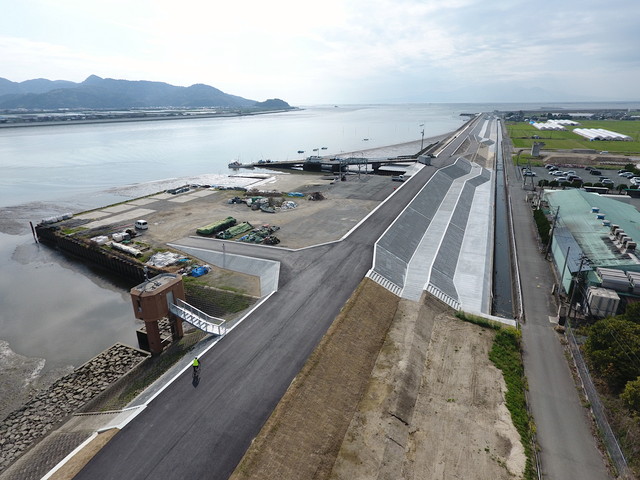 緑川海路口地区(3工区)築堤工事