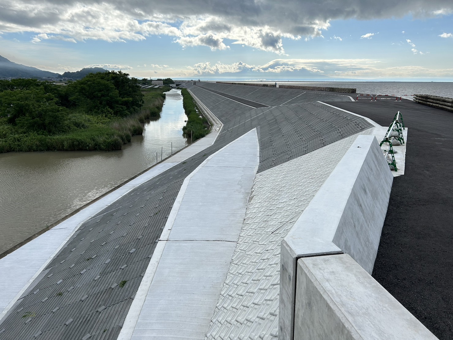 緑川住吉地区上流護岸工事