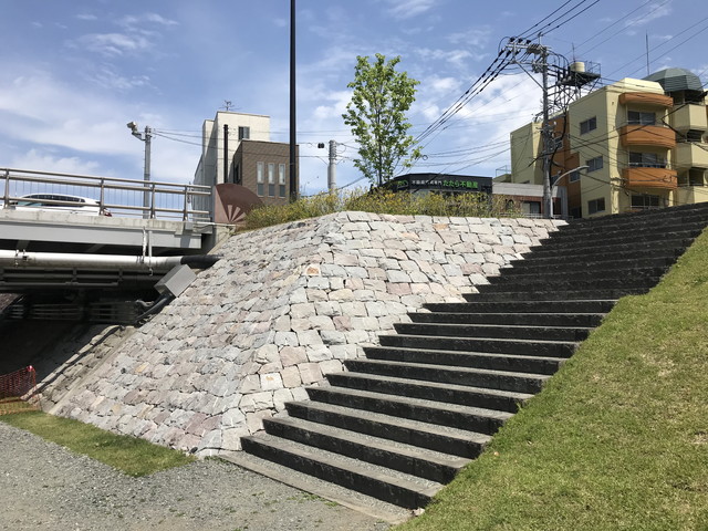 白川新屋敷地区築堤工事のうち護岸工他工事