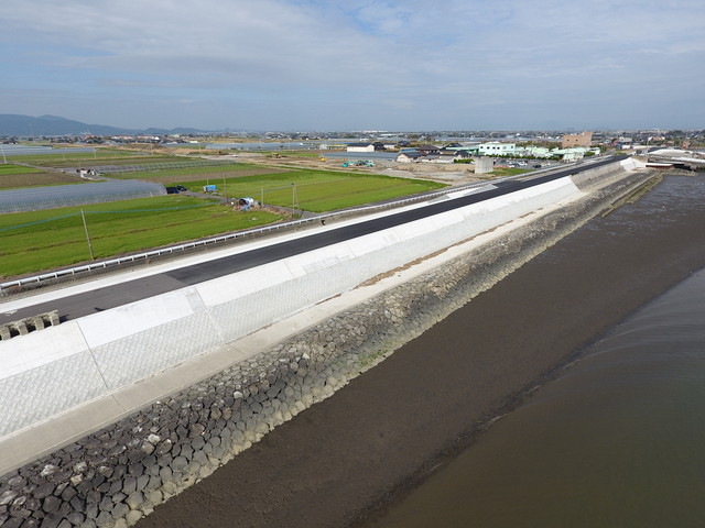 緑川海路口地区(3工区)築堤工事