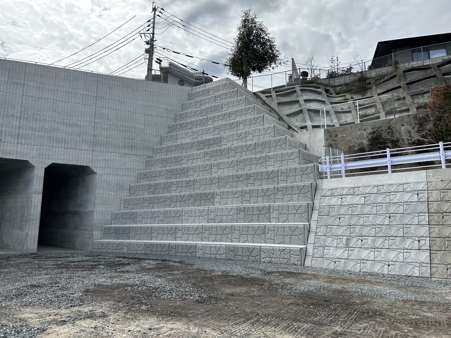 都市計画道路 花園池亀線(3工区)構造物築造工事