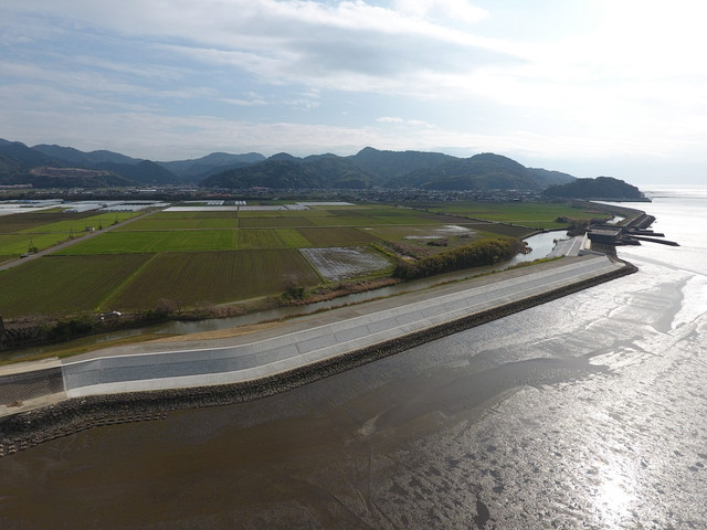 緑川綱津地区(7工区)外築堤工事