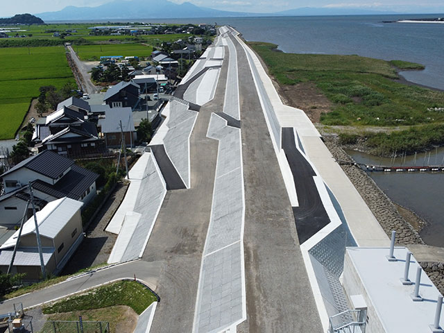 緑川綱津地区(4工区)築堤工事