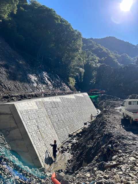 川内川砂防激甚災害対策特別緊急(2号堰堤)工事