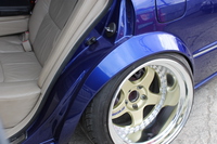 ドア加工からフェンダーアーチ加工、インナー加工にｅｔｃ…、時間は要しますが内容は手抜きしません(^^♪<br />
自己の満足を追求したい方はぜひ当店まで(^_-)-☆<br />
気になる方は是非お問合せ下さい(^^♪