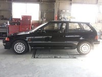 もう旧車なんですよね…、ホンダの名車？ＥＦ３シビックです(^_-)-☆<br />
オールペイント完了しました(^^♪<br />
今年で２６年目の車体ですがまだまだ頑張れそうですね(^^)/<br />
古くなった塗装ややれた外装も味の一つですが、やっぱりキレイなのが１番(^^♪<br />
いつでもどんな車でも全塗装しますよ(^^)/<br />
ぜひお問合せ下さい(^_-)-☆