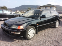 もう旧車なんですよね…、ホンダの名車？ＥＦ３シビックです(^_-)-☆<br />
オールペイント完了しました(^^♪<br />
今年で２６年目の車体ですがまだまだ頑張れそうですね(^^)/<br />
古くなった塗装ややれた外装も味の一つですが、やっぱりキレイなのが１番(^^♪<br />
いつでもどんな車でも全塗装しますよ(^^)/<br />
ぜひお問合せ下さい(^_-)-☆