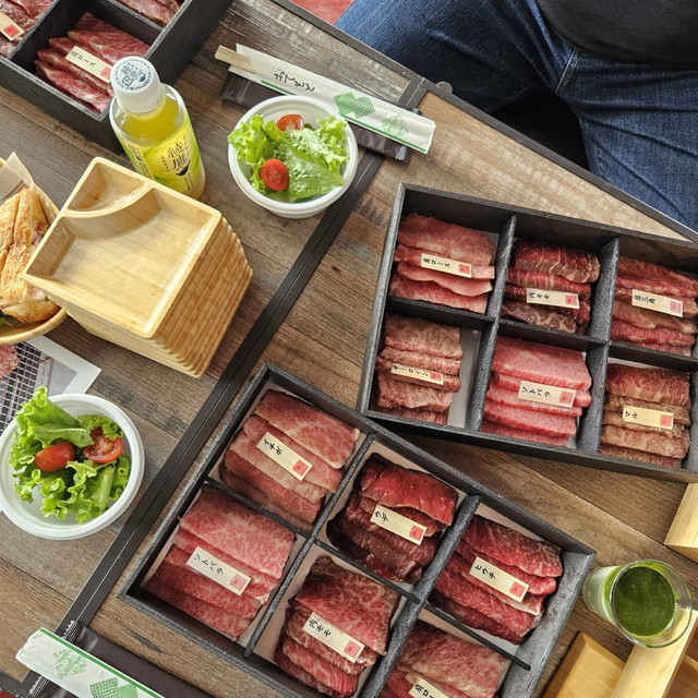 2025年9月11日-琵琶湖レイクサイドグランピングの料理メニュー試食会。これまでのグランピング料理概念からは少し異なる切り口が新しい。そして料理のスタンダードが「近江牛」は間違いなく嬉しい(滋賀県)